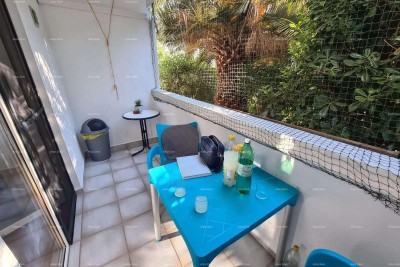 Prizemni apartman s lođom i bazenom. Medulin.