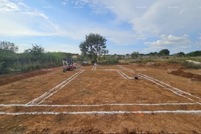 Veli Vrh, građevinsko zemljiste s idejnim projektom. Pula.