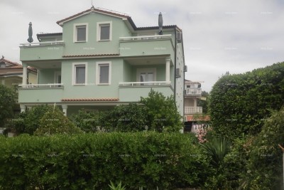 Prodaja velike apartmanske kuće sa 11 stambenih jedinica, Medulin!